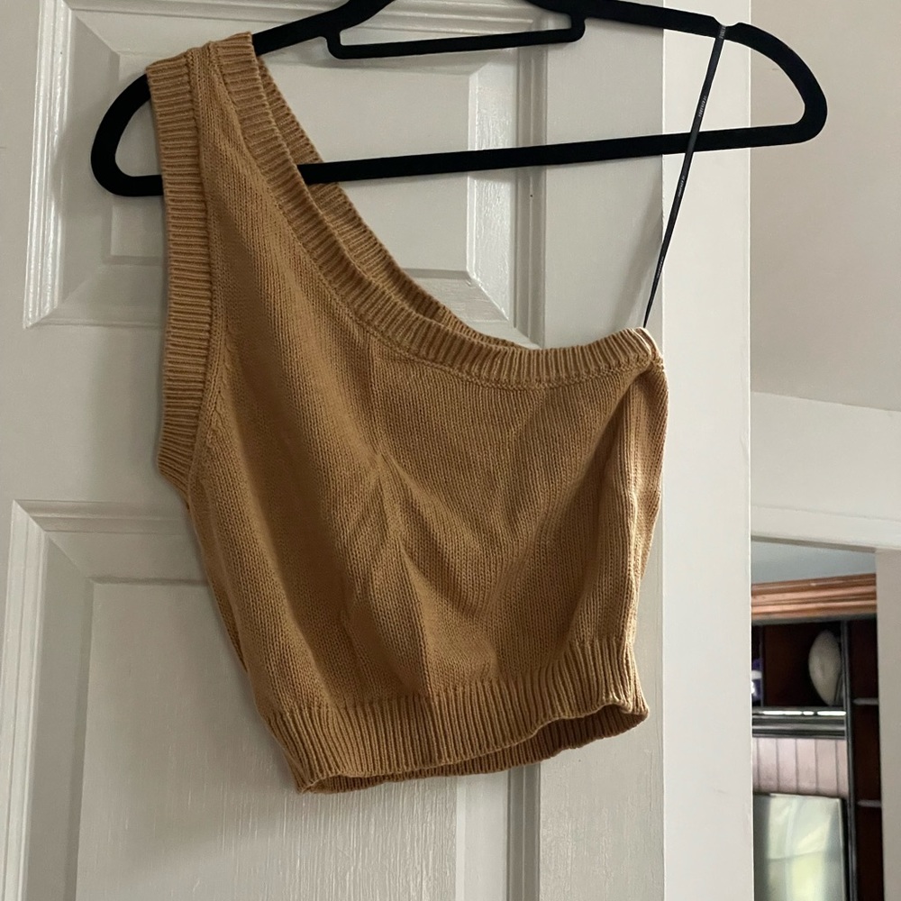NWT KNIT TOP